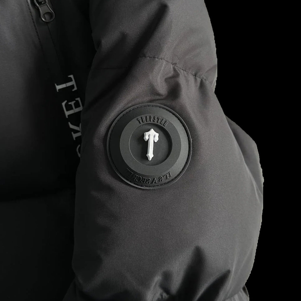 CORTEIZ IRONGATE COLLAR PUFFER JACKET