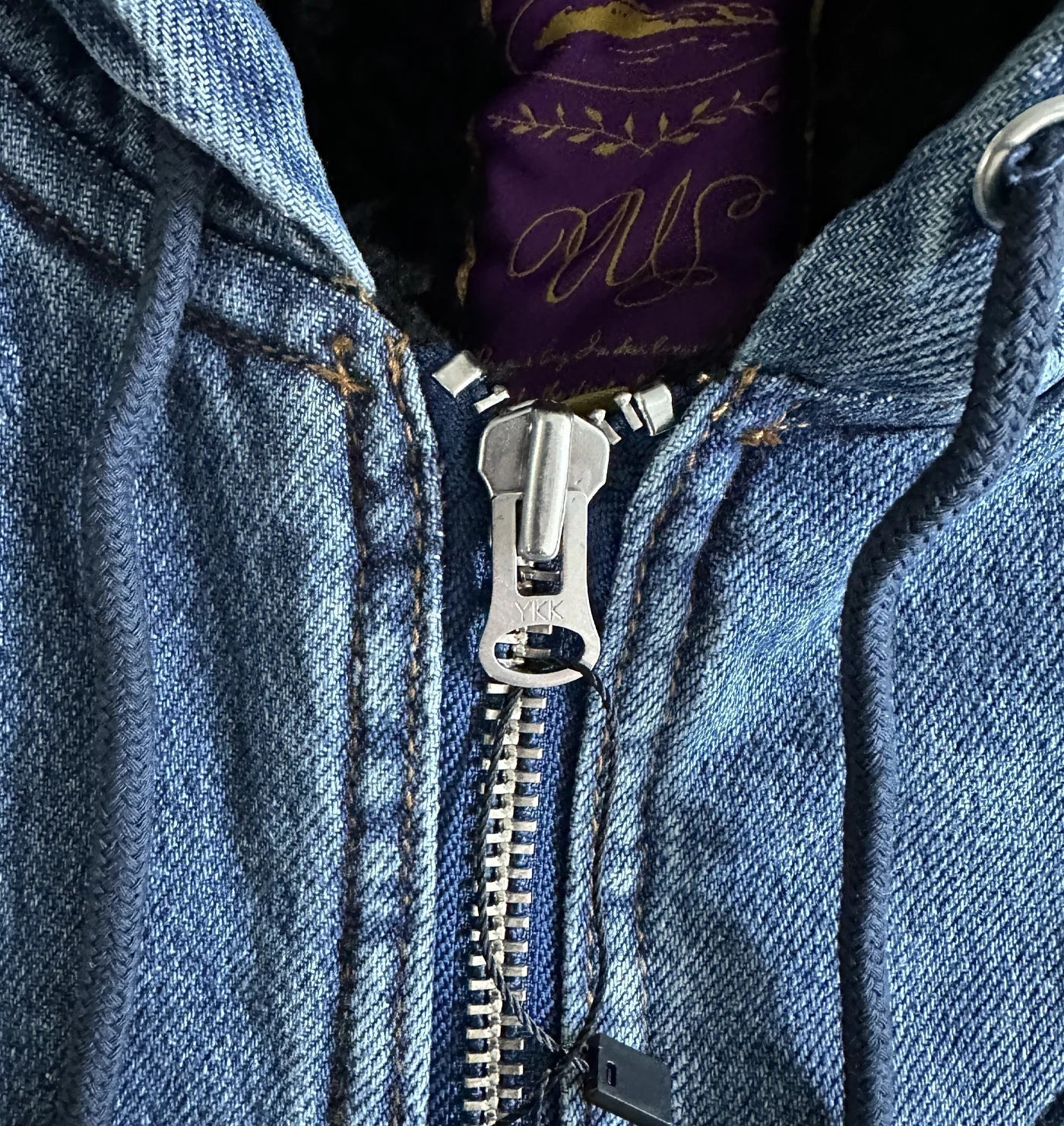 EMBOSSED C-STAR DENIM JACKET (BLUE)