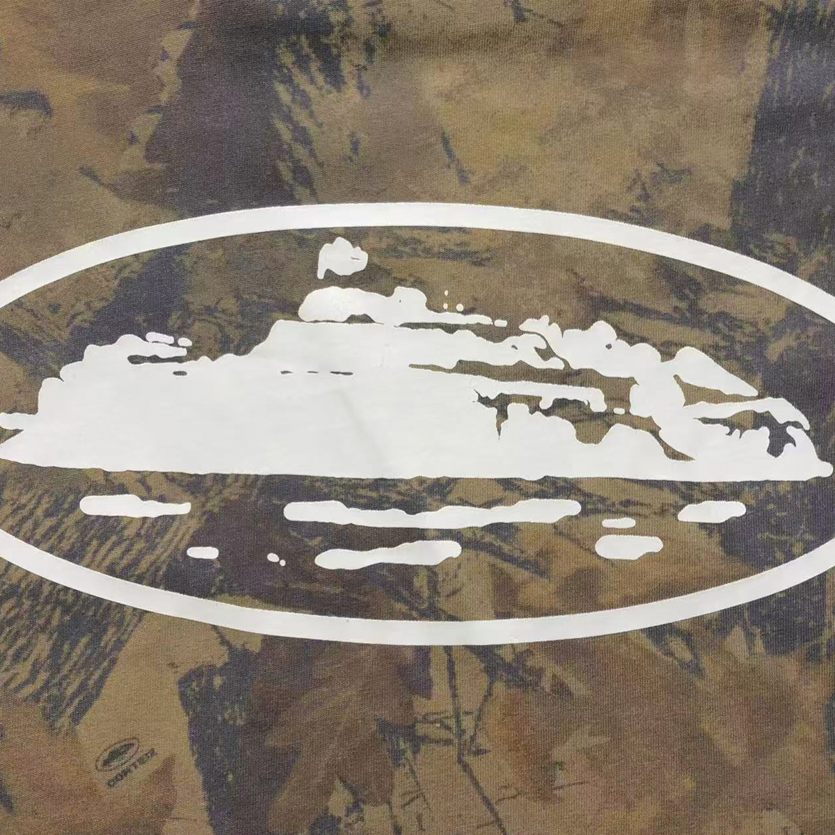 CORTEIZ ISLAND PUFF PRINT TEE (FOREST CAMO)