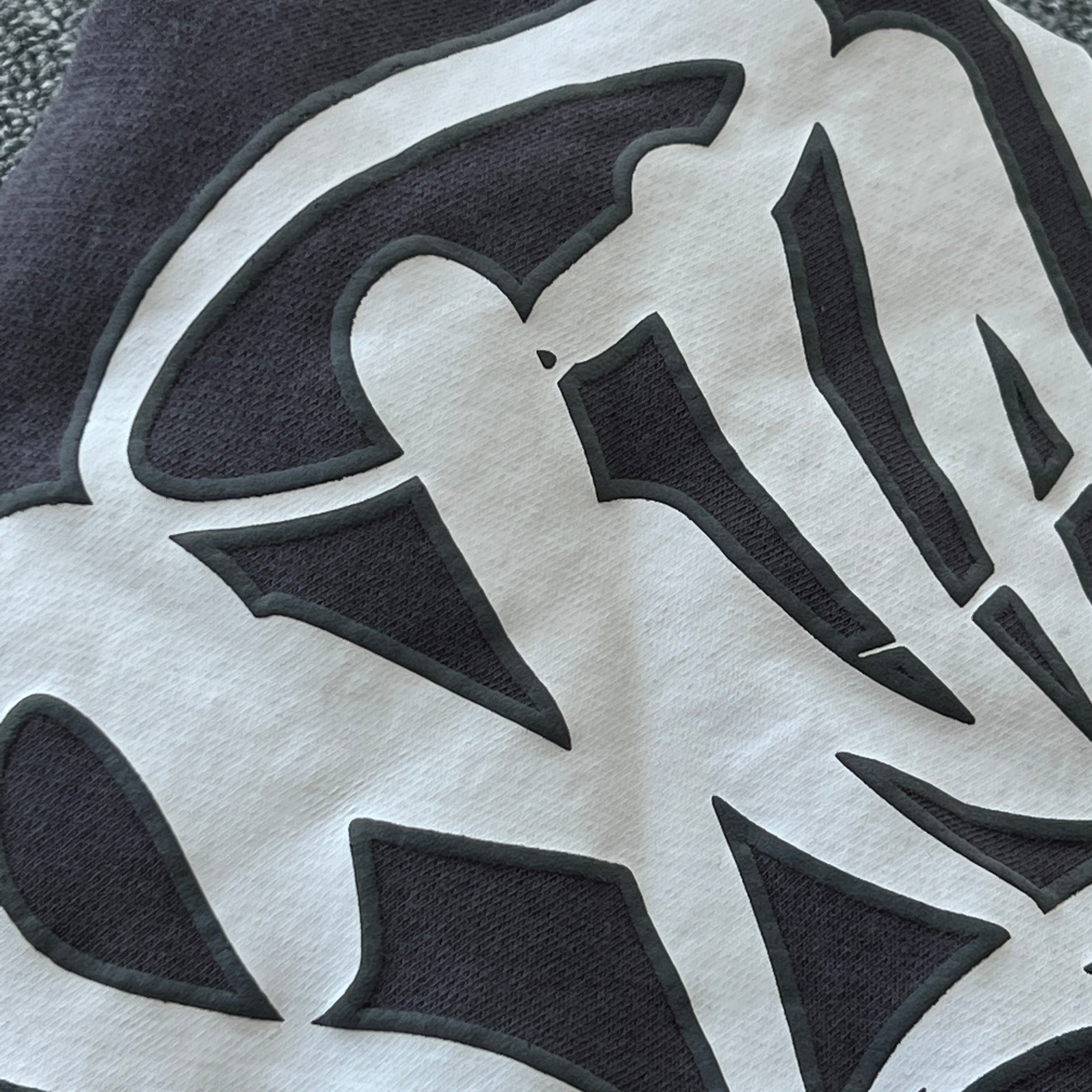 SYNA WORLD OG SYNA TRACKSUIT (DARK GREY)