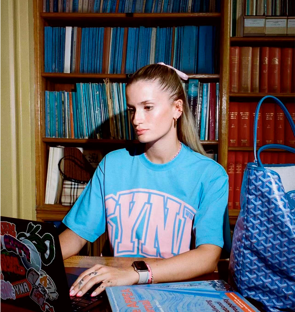 CORTEIZ COLLEGE TEE (BLUE/PINK)