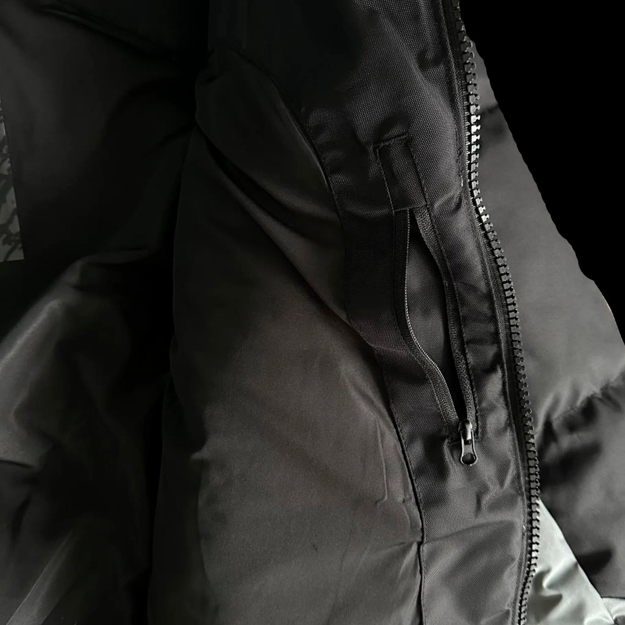 DECODED PUFFER PUFFER JACKET (FW23)
