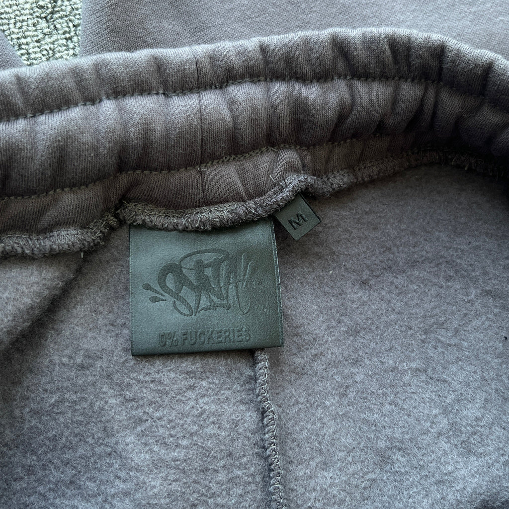 SYNA WORLD OG SYNA TRACKSUIT (DARK GREY)