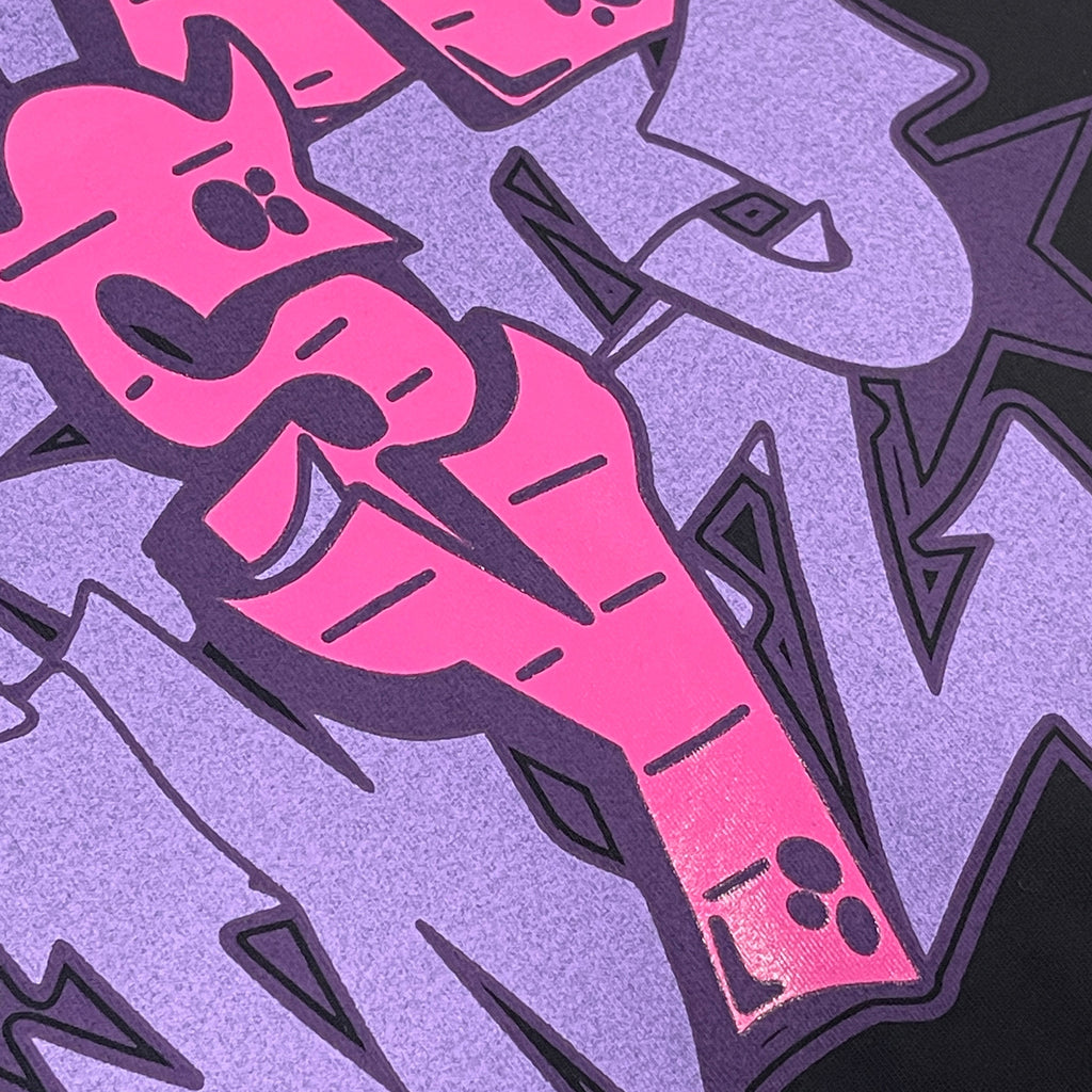 SYNA GRAF PRINTED TEE (BLACK/PURPLE)
