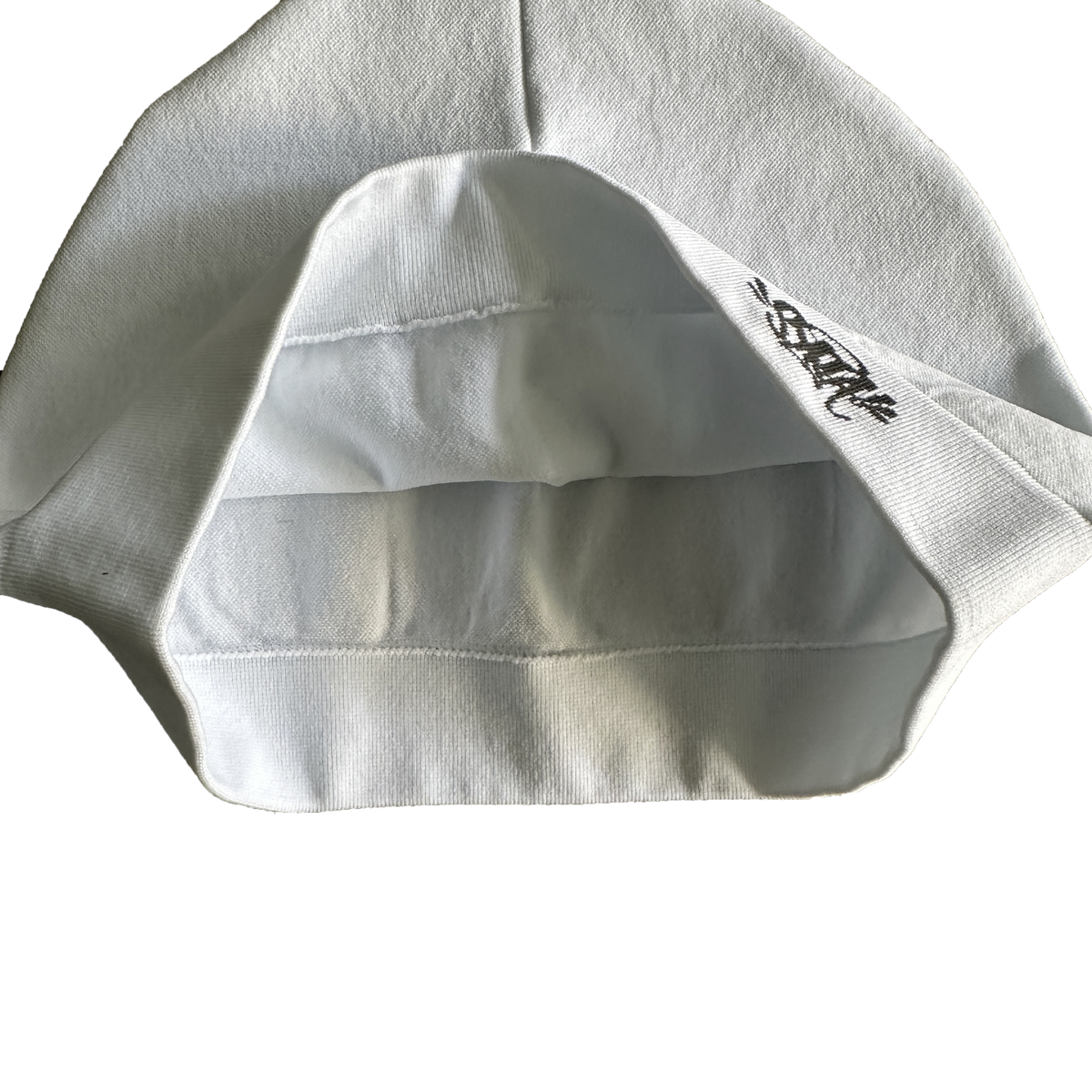 SYNA WORLD SKULL CAP BEANIE (WHITE)