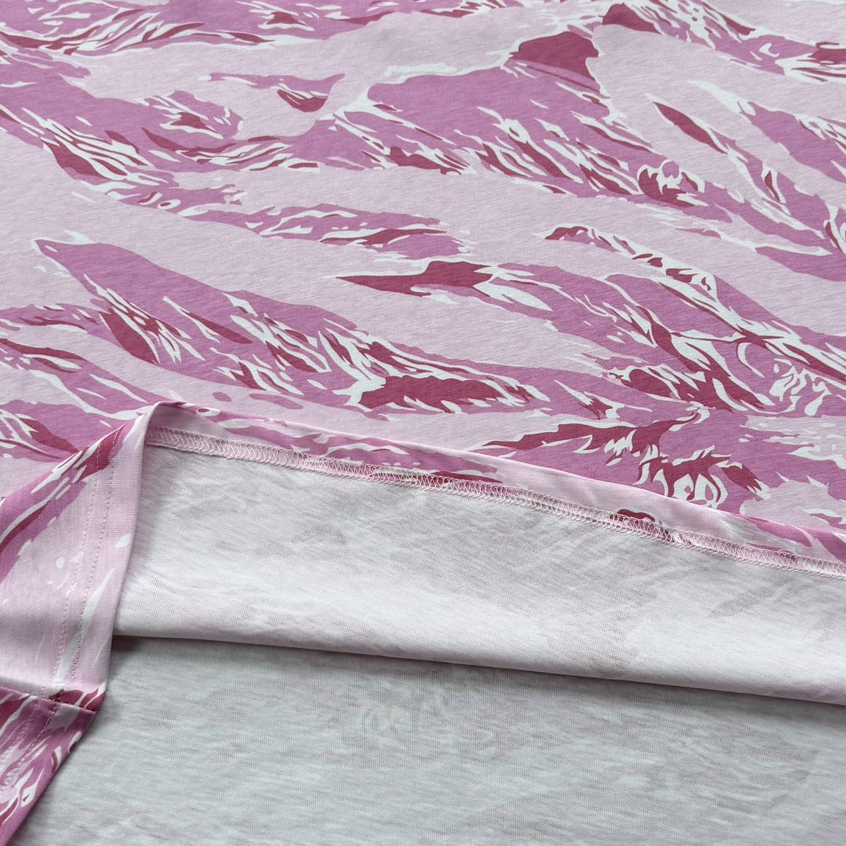 CORTEIZ ISLAND PUFF PRINT TEE