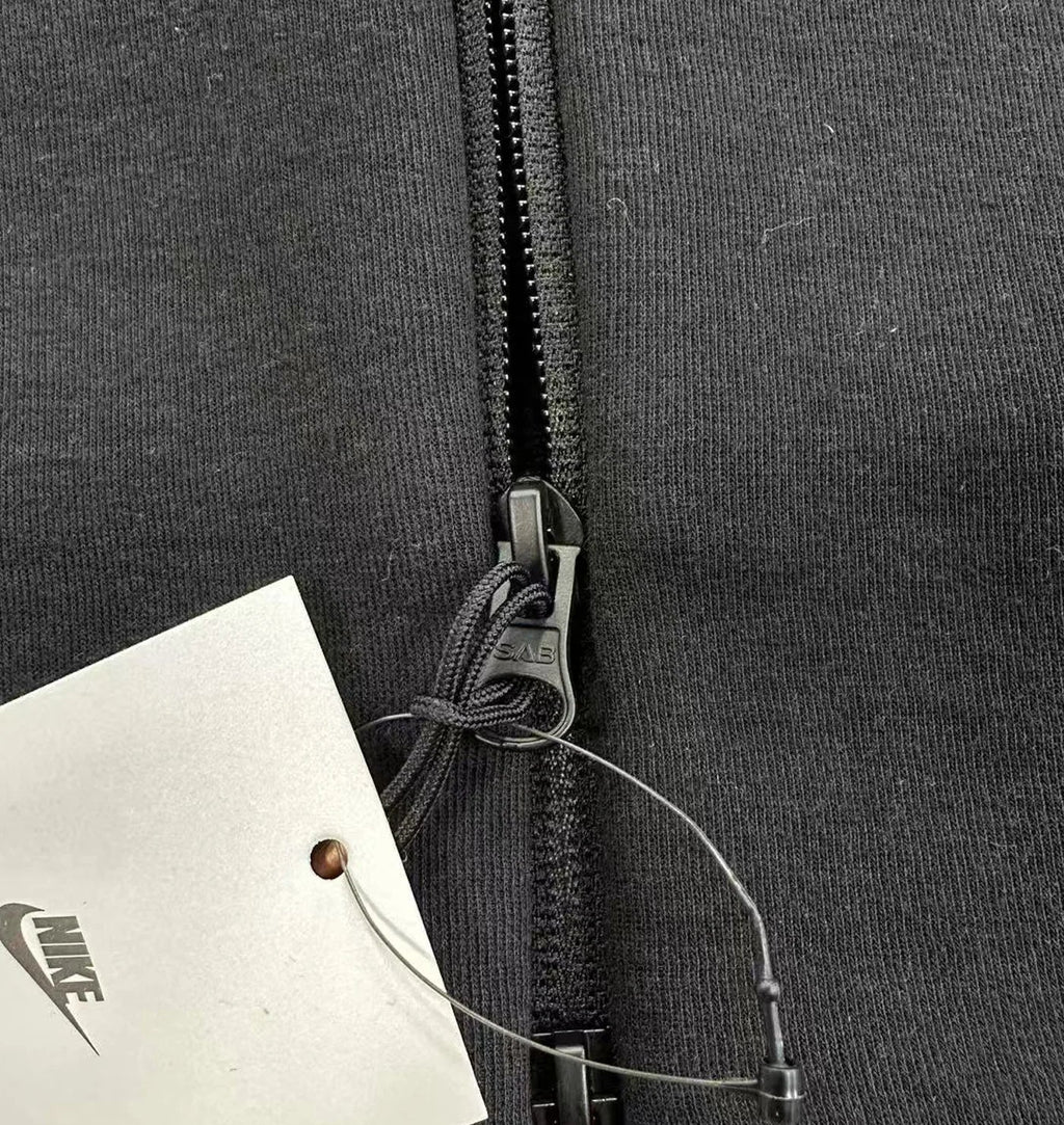 SYNA CENTRAL CEE X TECH FLEECE SET