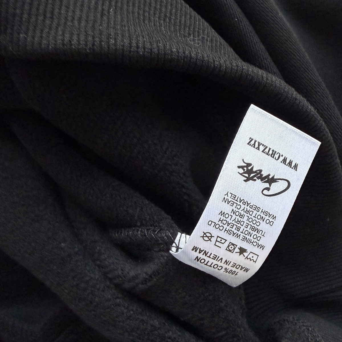 CORTEIZ MINI ISLAND CREWNECK (BLACK)