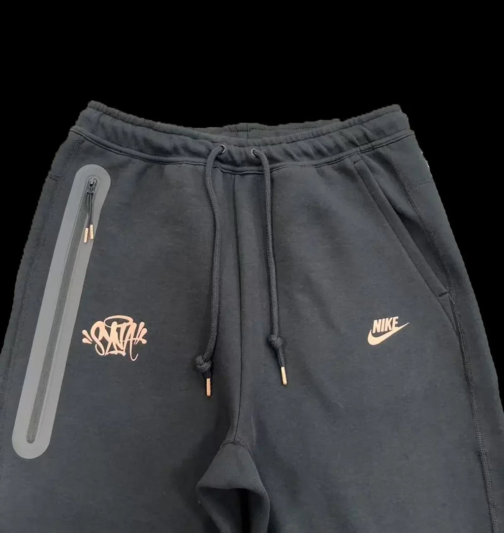 SYNA CENTRAL CEE X TECH FLEECE SET