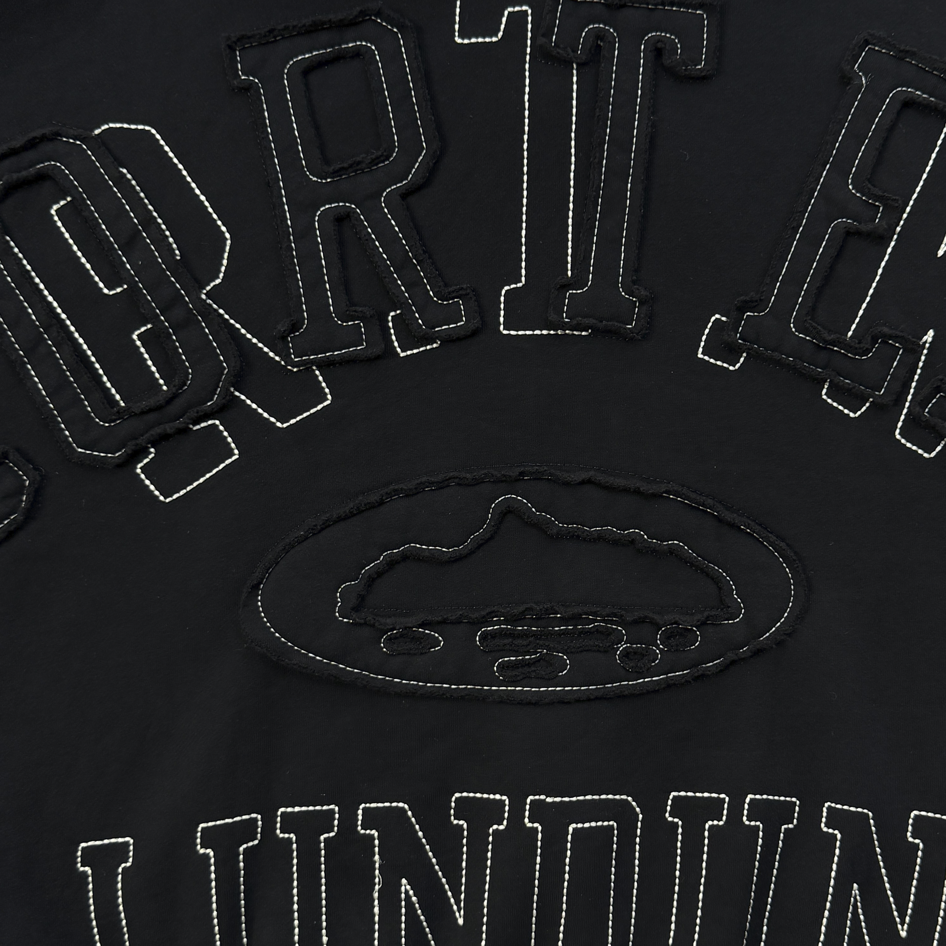 CORTEIZ LUNDUN STITCH ZIP HOODIE (BLACK)